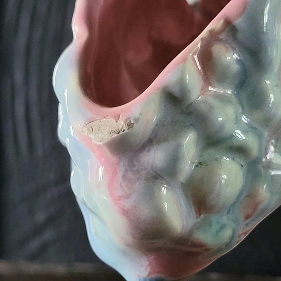 Vintage Royal Haeger Vase / Planter Fan Basket, Pink and Blue Royal Haeger - Picture 5 of 10